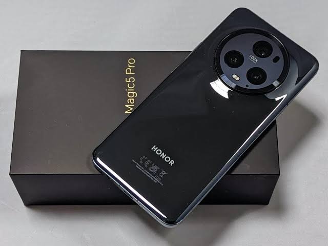 Geekzilla.tech Honor Magic 5 Pro: A Comprehensive Review of the Flagship Smartphone